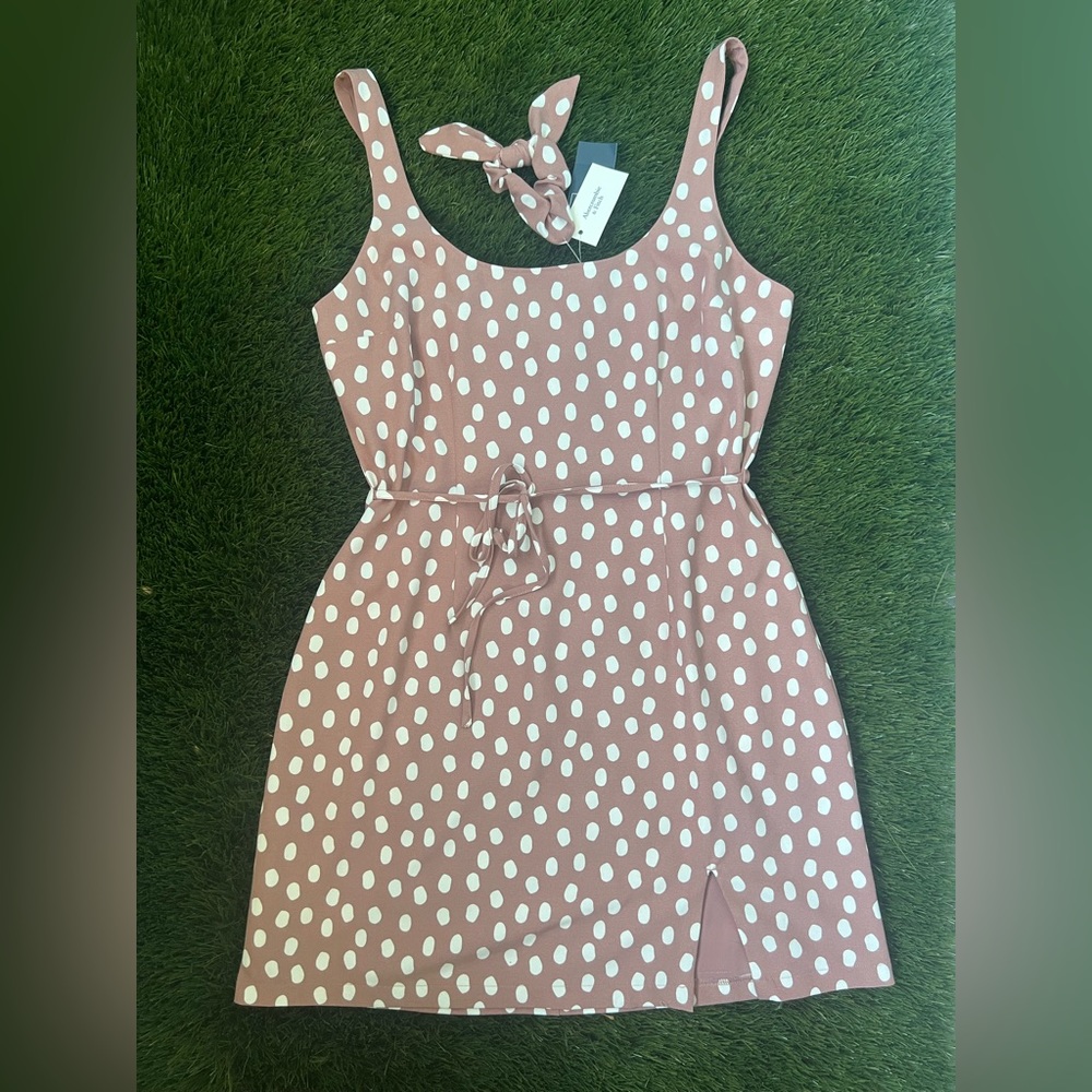 Abercrombie & Fitch polka dot fitted mini dress w matching scrunchie NWT - Med
